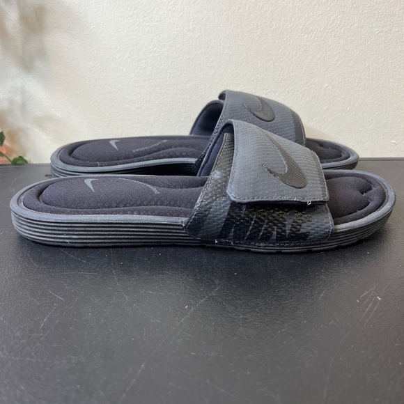 Nike Other - 🌹 Nike Solarsoft Comfort Mens Size 11 US Black Slip On Slides Sandal 705513-090